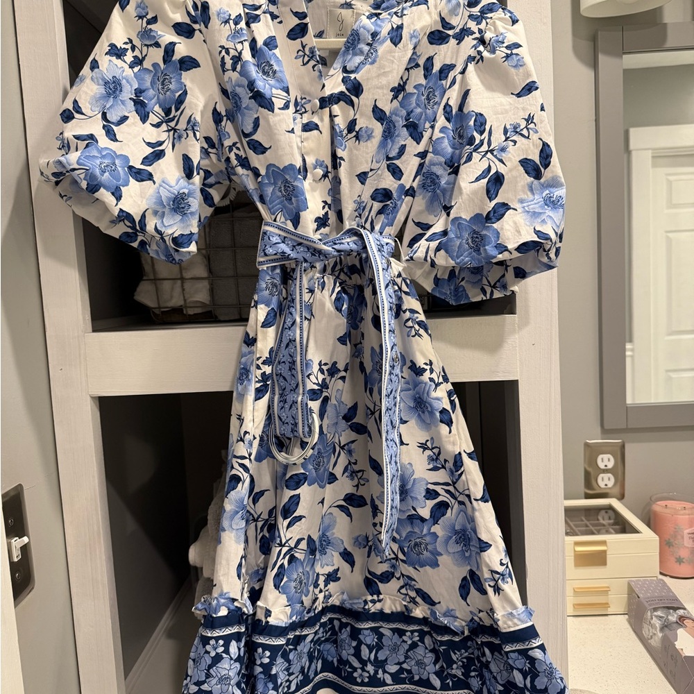 Floral Blue and White Women’s dress